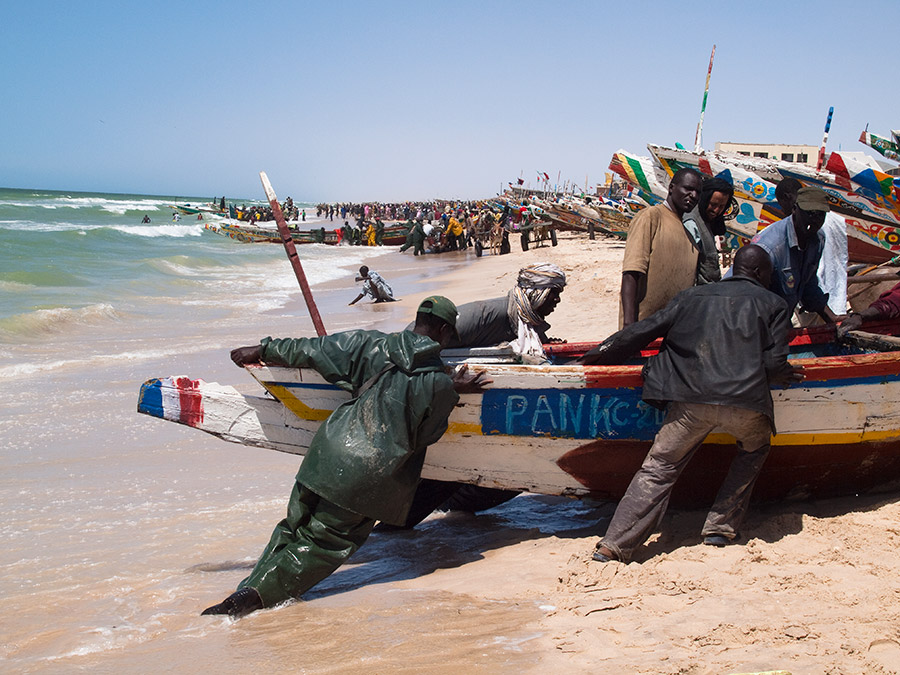 La Unión Europea se apresura para atrapar hasta el último pez del África Occidental