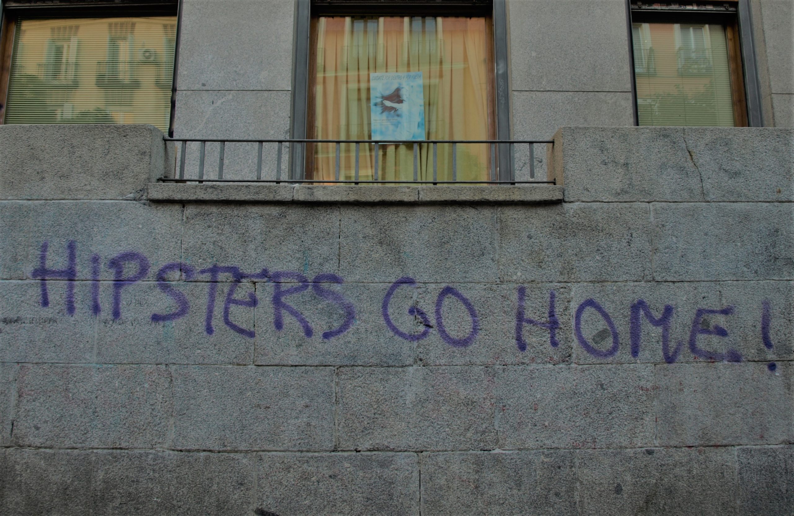 Entre la turistificación y los espacios de resistencia en el centro de Madrid. Algunas claves para (re)pensar la ciudad turística