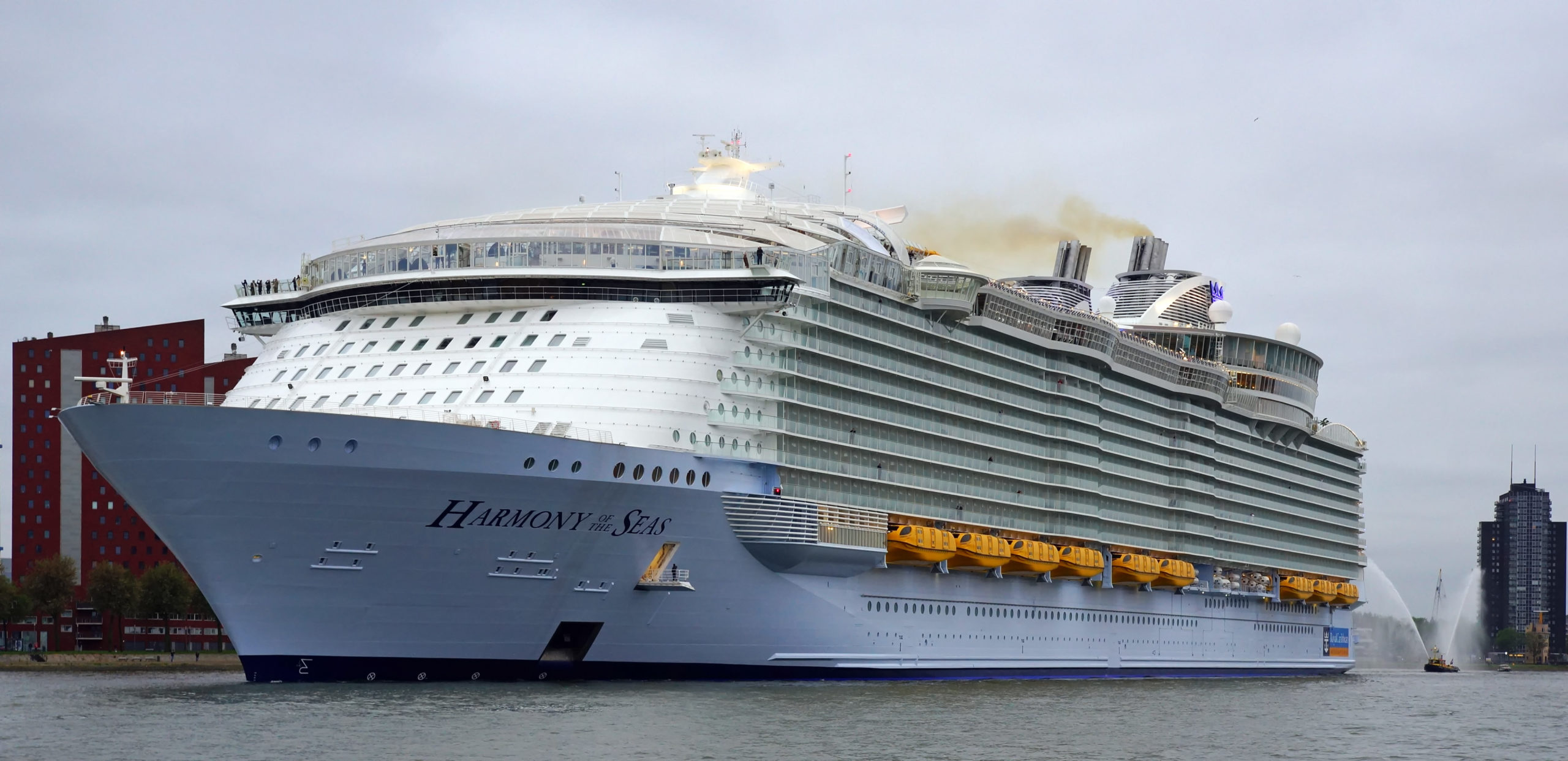 Cruceros: colosos del turismo masivo de alta contaminación