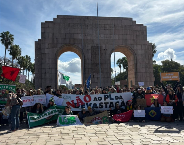 Re-existencia popular frente el capitalismo de desastre en Río Grande del Sur, Brasil